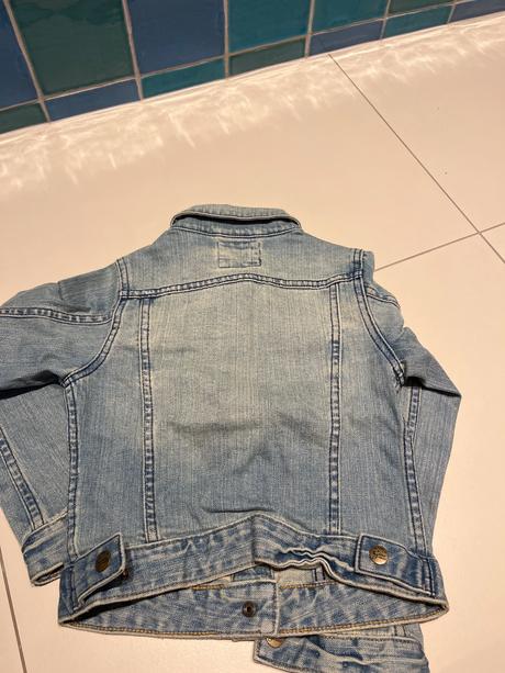 Riflova bunda, l.o.g.g.,122