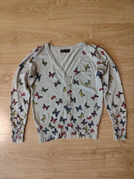 Svetrík motylikovy, s