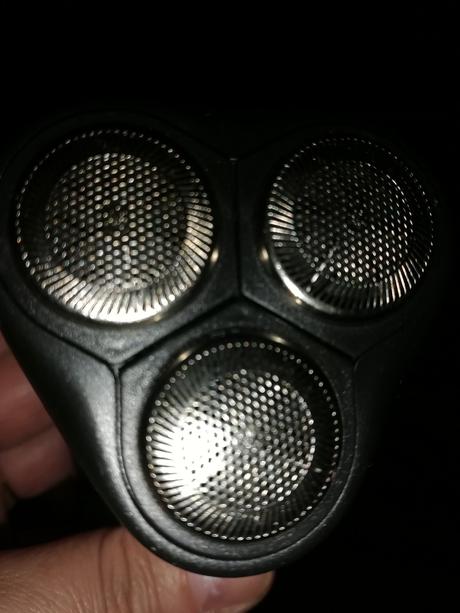 Pánsky holiaci strojček, 