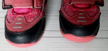 Dievčenská čižmy, 23