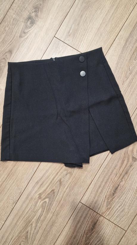 Sukňokraťasy, stradivarius,34