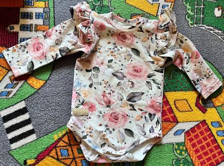 Prenadherne body top stav s volanikmi, 68