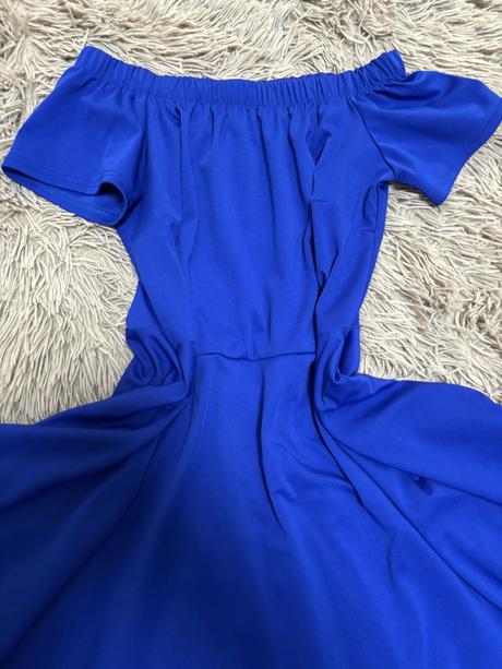 Šaty so spadnutymi ramienkami, m