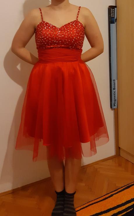 Spoločenské šaty, 38