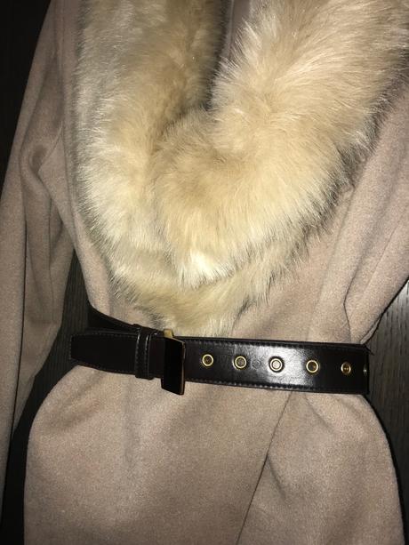 Kabát s bohatou kožušinkou, s