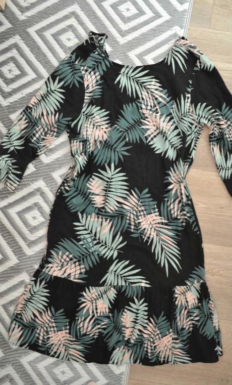 Co couture krásne značkové šaty s volánom xs/m, m