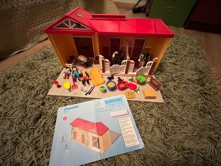 Playmobil 5348 prenosna konska stajna,