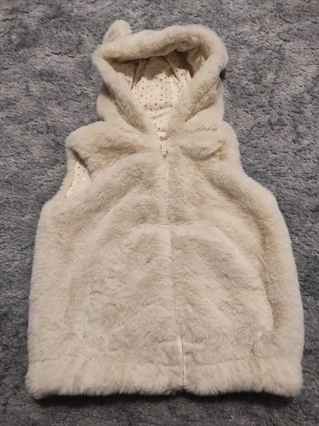 Huňatá vestička, nutmeg,110