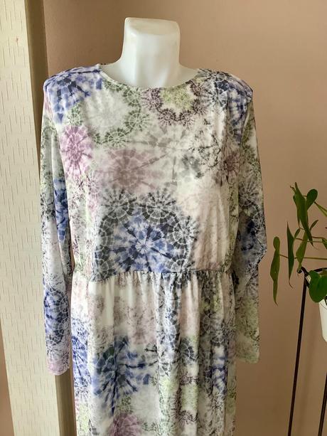 Krasne saty simply be, 46