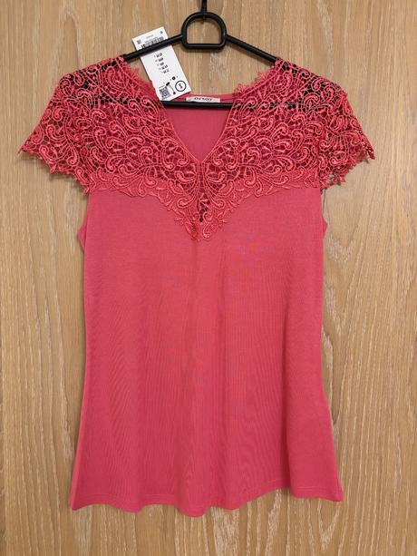 Tricko s krajkou v dekolte s visackou, orsay,s
