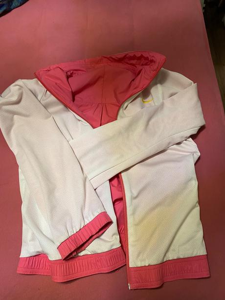 Obojstranna tenka nike bundicka, nike,s