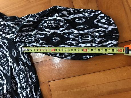 Čiernobiela tunika, s