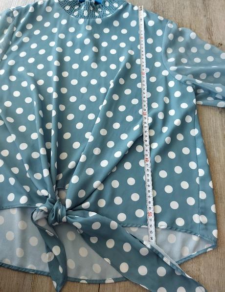 Bodkovaná blúzka s uzlíkom, 42