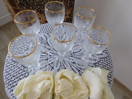 Poháriky likérové na nožičke 6 kusov top top stav., 