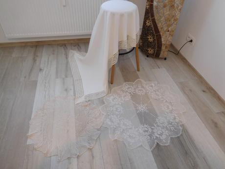 Biely obrus s krajkou + 2 x háčkovaná dečka, 