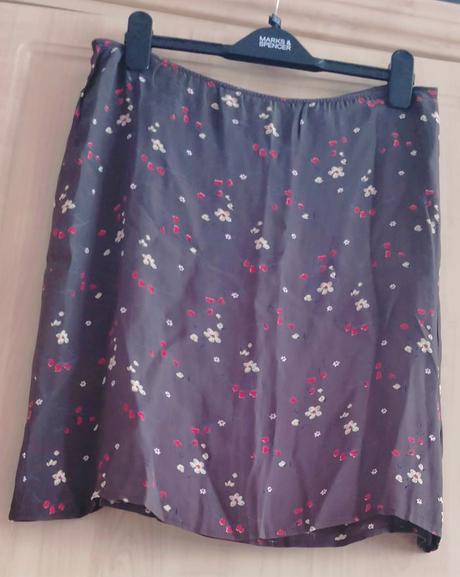 Kvietkovaná suknička, m