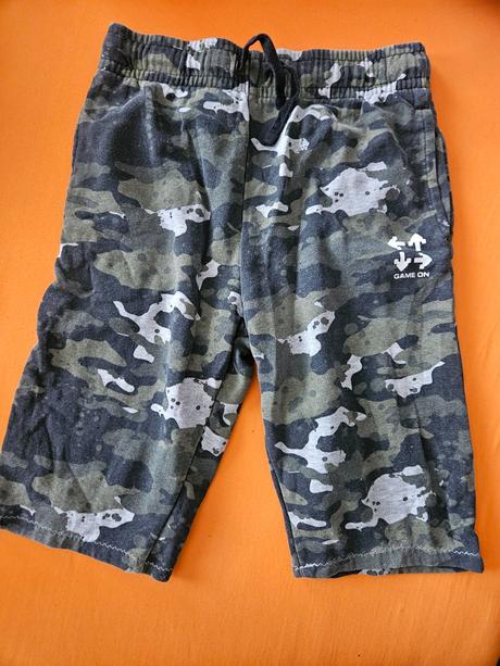 Teplakove kratase, 152