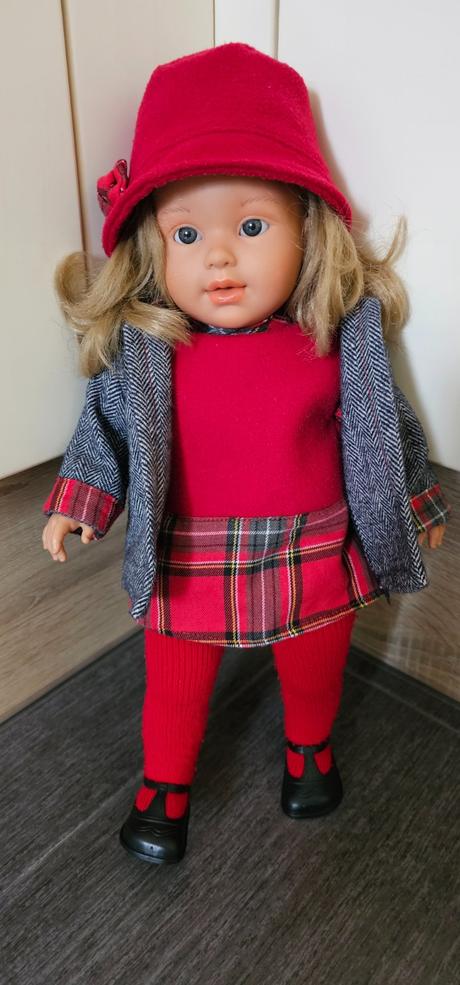 Babika llorens, ako nová, 