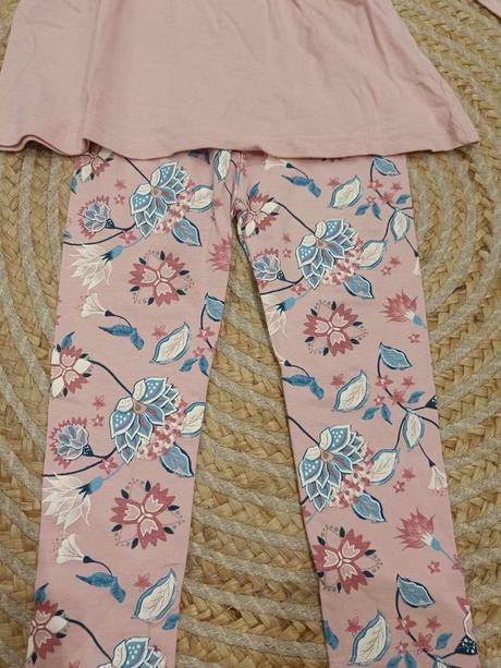 Predám novú dievčenskú súpravu, 92