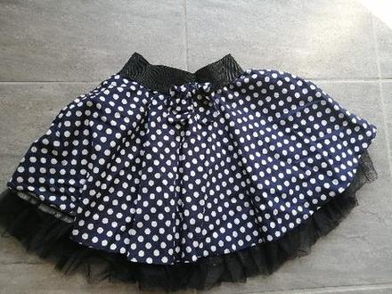 Bodkovaná sukňa s podšívkou v134, 8-9r., 134