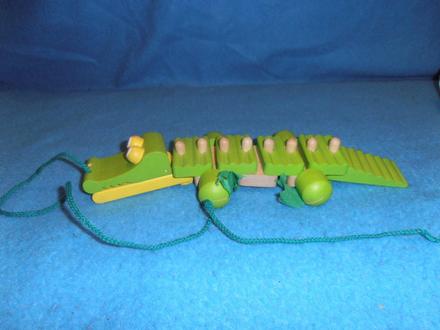 Ťahací krokodíl / skladačka, 