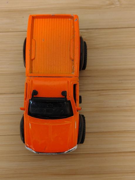 Zber retro model ford f-series 4x4 rebels, maisto,