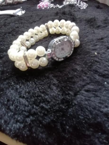 Dámske hodinky rôzne, 