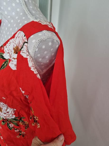 Červený top s otvormi na rukávoch 38, f&f,38