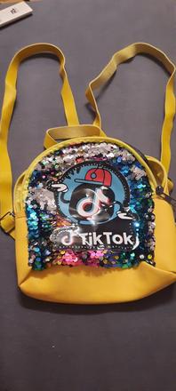 Batoh tik tok,