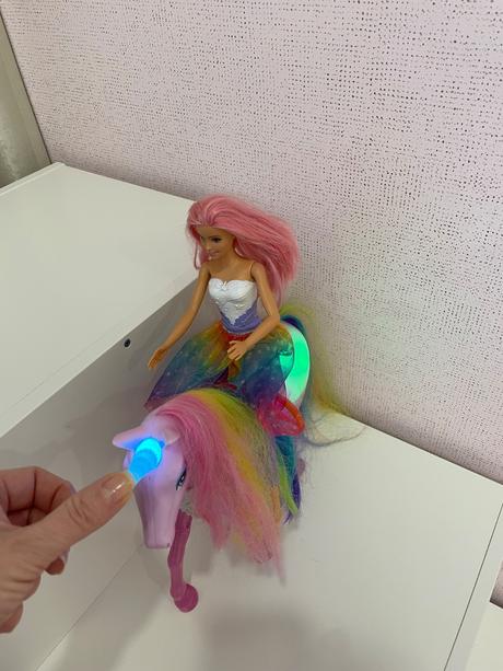 Kúzelny koník s barbie, 