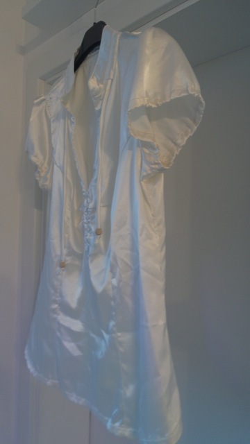 Sik satenova bluzka s kratkym rukavom, s, m