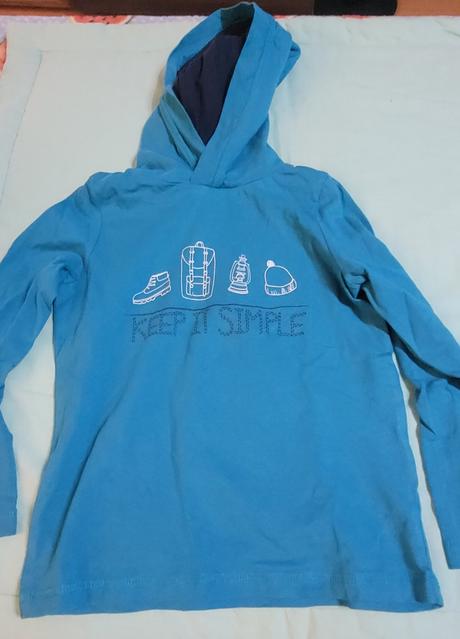 Tricko s kapucnu, lupilu,110