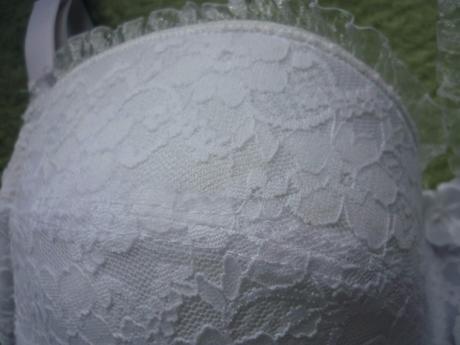 Biela podprda 4, 105d