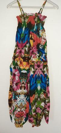 Overal, desigual,110
