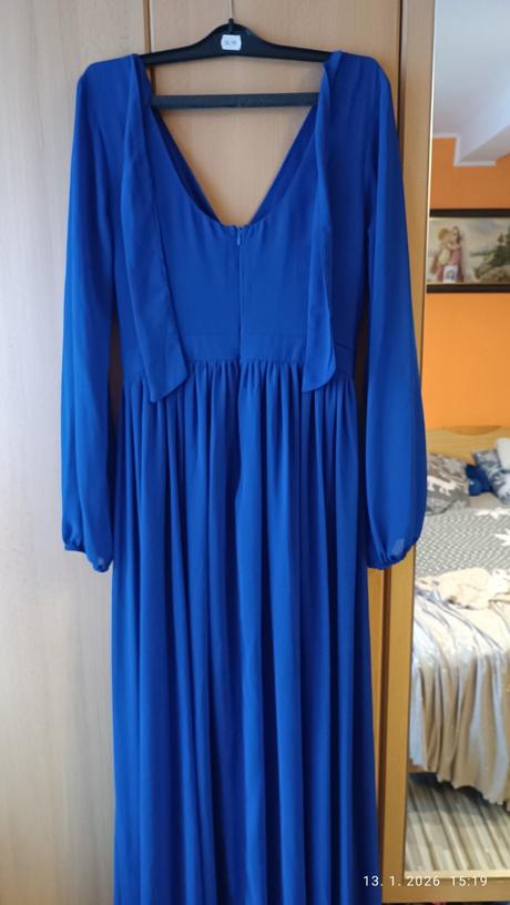 Spoločenské šaty, 42