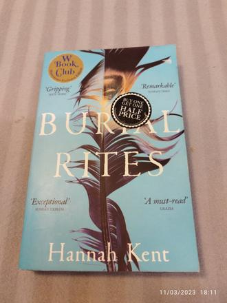 Hannah kent - burial rites v anglictine xs24,