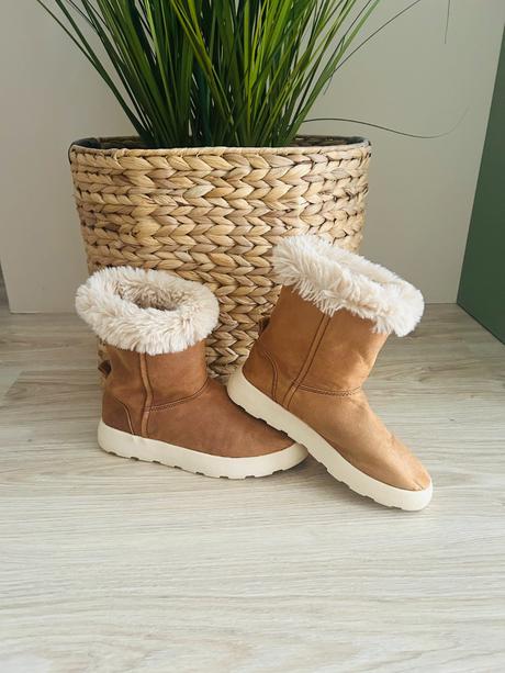 Krásne kožušinkové čižmy značky zara, zara,36