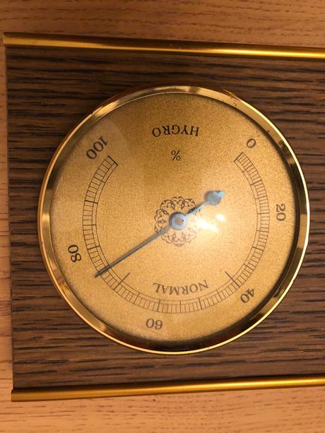 Krásny teplomer merac vlhkosti počasia, 