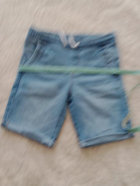 Krátke nohavice, c&a,134