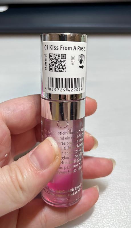 Dekoratívna kozmetika rôznych značiek, 