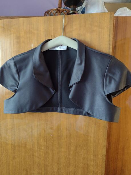 Spoločenské šaty, 44