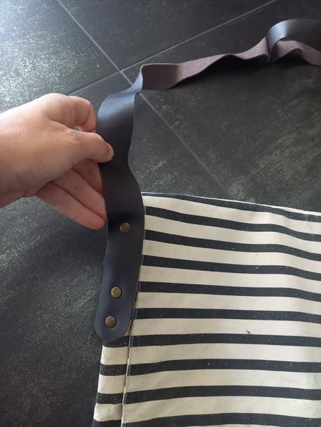 Kvalitna nadcasova kabelka s kozenym popruhom, 