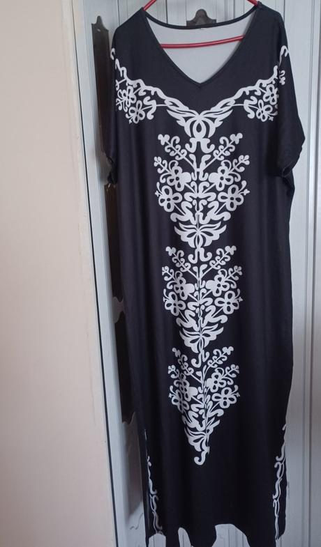 Šaty pre moletky, 48