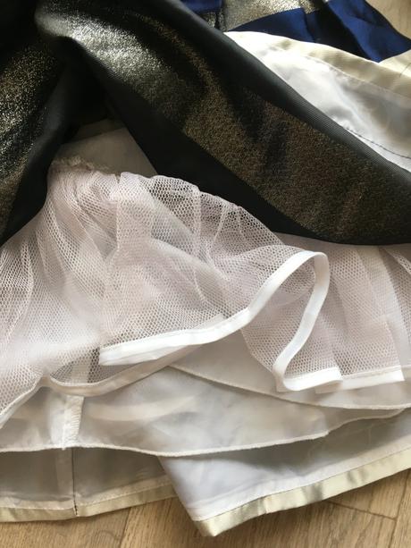 Dievčenské šatočky, 98