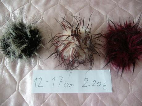 Brmbolce z umelej kozusiny,