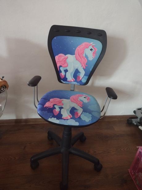 Unicorn stolička, 