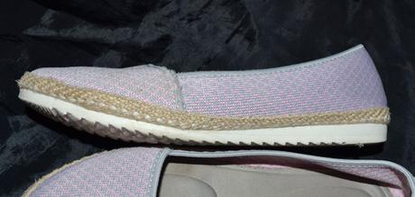 Bledoružové plátenky, 38