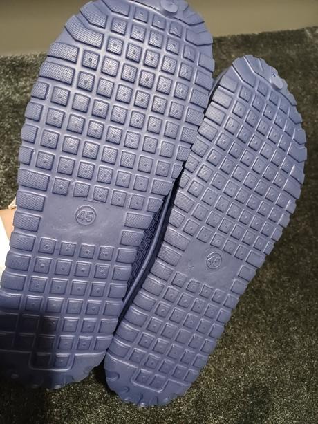 Gumene crocsy v.45, 45