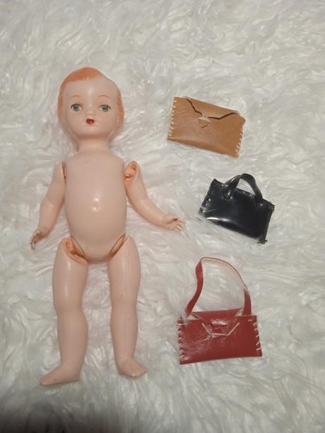 Retro technoplast bábika,