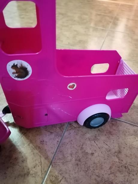 Barbie auto s prívesom, barbinou a koníkom,